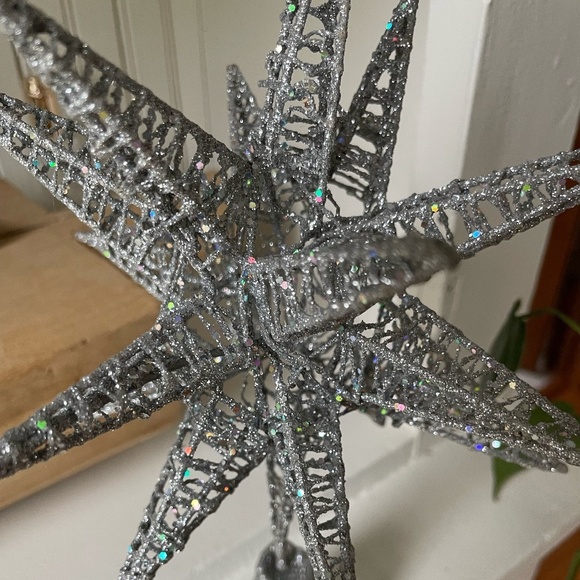 SILVER IRIDESCENT STARBURST CHRISTMAS TREE TOPPER - Picture 3 of 6